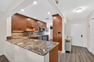 9 Southport Ln, Boynton Beach, FL 33436 - Photo 5