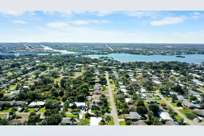 1521 Venus Avenue, Jupiter, FL 33469 - Photo 29