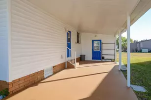 522 Hemingway Terrace, Fort Pierce, FL 34982 - Photo 3