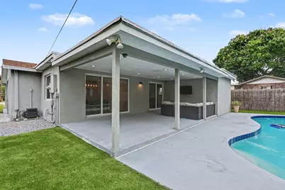 124 SW 11th Avenue, Boynton Beach, FL 33435 - Photo 11