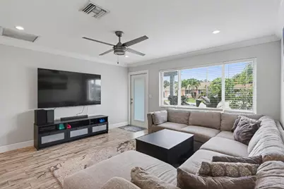 124 SW 11th Avenue, Boynton Beach, FL 33435 - Photo 5