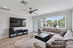 124 SW 11th Ave, Boynton Beach, FL 33435 - Photo 5