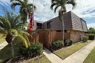 1021 Springdale Cir, Palm Springs, FL 33461 - Photo 1