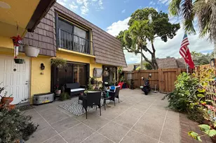 1021 Springdale Cir, Palm Springs, FL 33461 - Photo 3