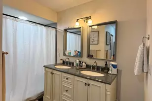 1021 Springdale Cir, Palm Springs, FL 33461 - Photo 15