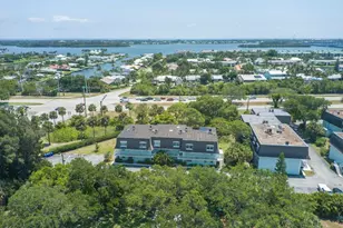 1901 Indian River Blvd, Vero Beach, FL 32960 - Photo 21