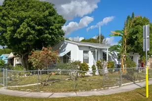 1060 W 26th Ct, Riviera Beach, FL 33404 - Photo 21