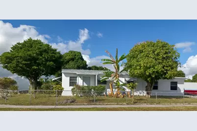 1060 W 26th Court, West Palm Beach, FL 33404 - Photo 1