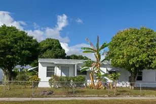 1060 W 26th Ct, Riviera Beach, FL 33404 - Photo 1