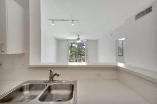 720 S Sapodilla Ave, West Palm Beach, FL 33401 - Photo 5