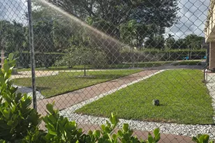 300 Bonnie Blvd, Palm Springs, FL 33461 - Photo 13