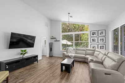 9061 Cypress Hollow Drive, Palm Beach Gardens, FL 33418 - Photo 13