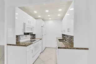 2043 Cornwall C, Boca Raton, FL 33434 - Photo 13