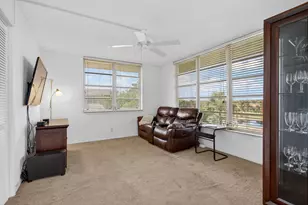 3960 Oaks Clubhouse Dr, Pompano Beach, FL 33069 - Photo 19