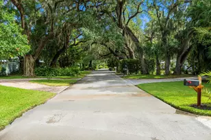 2706 10th Ave, Vero Beach, FL 32960 - Photo 1