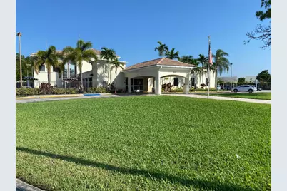 19 Golfs Edge F, West Palm Beach, FL 33417 - Photo 13