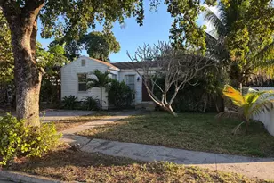 926 NW Upland Rd, West Palm Beach, FL 33401 - Photo 1