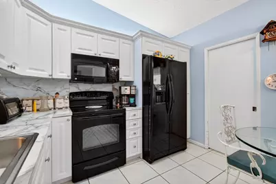 6292 Kings Gate Circle, Delray Beach, FL 33484 - Photo 13