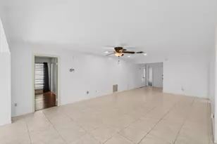 6100 Olivewood Cir, Greenacres, FL 33463 - Photo 15