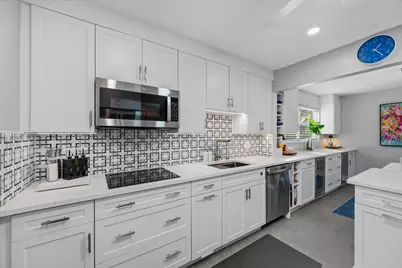 154 Lake Rebecca Drive, West Palm Beach, FL 33411 - Photo 9