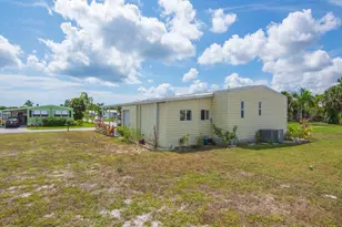 196 NE Emerald Dr, Jensen Beach, FL 34957 - Photo 29