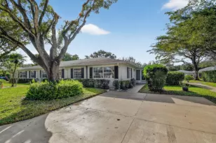 10137 S 42nd Ave S, Boynton Beach, FL 33436 - Photo 3