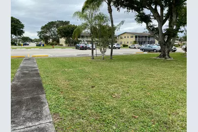 313 Chatham #P, West Palm Beach, FL 33417 - Photo 35