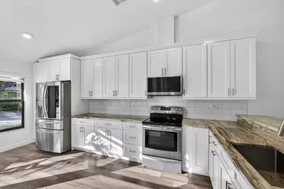 703 Saint Giles Court, Palm Beach Gardens, FL 33418 - Photo 13