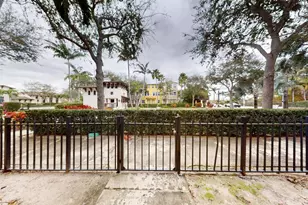 690 Amador Ln, West Palm Beach, FL 33401 - Photo 1