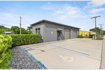 319 SE Florida Street, Stuart, FL  - Photo 3