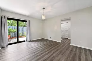 271 NW 15th St, Boca Raton, FL 33432 - Photo 27