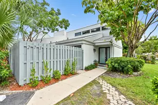 271 NW 15th St, Boca Raton, FL 33432 - Photo 3