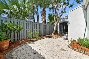 271 NW 15th St, Boca Raton, FL 33432 - Photo 7