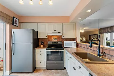 118 Castlewood Drive #123, North Palm Beach, FL 33408 - Photo 9