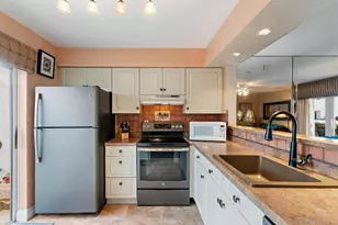 118 Castlewood Dr, North Palm Beach, FL 33408 - Photo 9