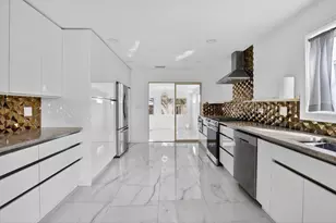 1323 Lincoln St, Hollywood, FL 33019 - Photo 1