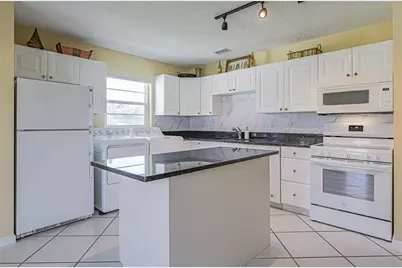 11 Vista Palm Lane #203, Vero Beach, FL 32962 - Photo 1