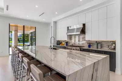 2719 Embassy Drive, West Palm Beach, FL 33401 - Photo 11