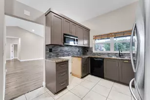 10185 Grove Ln, Cooper City, FL 33328 - Photo 9