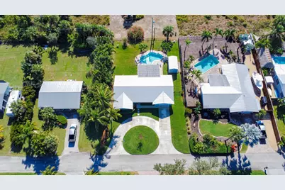 9464 SE Saturn Street, Hobe Sound, FL 33455 - Photo 5