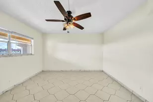 3524 Via Poinciana, Lake Worth, FL 33467 - Photo 7