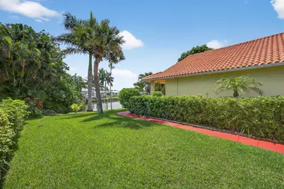 1052 W Shore Drive, West Palm Beach, FL 33406 - Photo 55