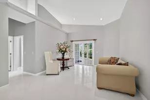 1052 W Shore Dr, West Palm Beach, FL 33406 - Photo 13