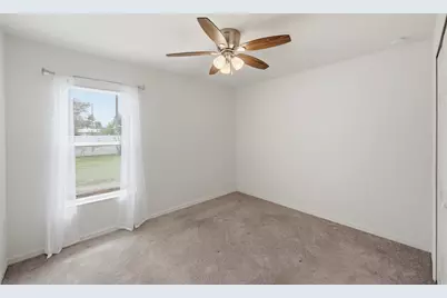 684 SE Crescent Avenue, Port Saint Lucie, FL 34984 - Photo 21