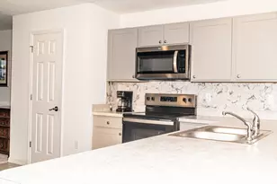 684 SE Crescent Ave, Port Saint Lucie, FL 34984 - Photo 7