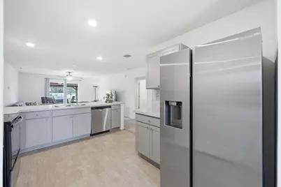 684 SE Crescent Avenue, Port Saint Lucie, FL 34984 - Photo 5