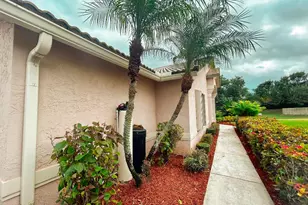 10638 Lake Shore Dr, Wellington, FL 33414 - Photo 7