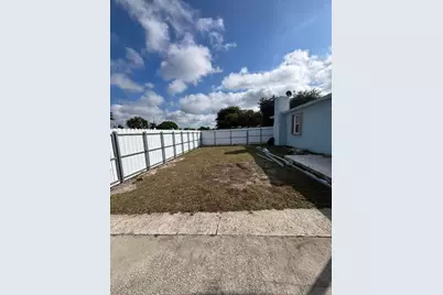 2313 Robin Rd Road, West Palm Beach, FL 33409 - Photo 11