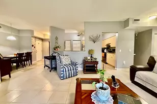 330 Crestwood Circle N, Royal Palm Beach, FL 33411 - Photo 9