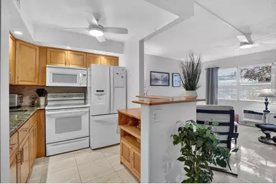 438 Tilford U, Deerfield Beach, FL 33442 - Photo 9